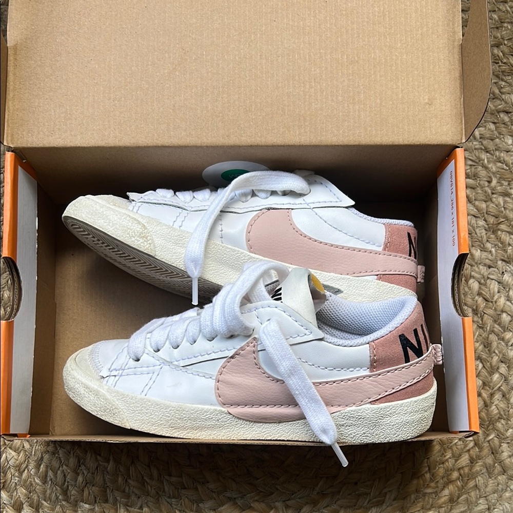 Nike Blazer Low 77 Jumbo Pink